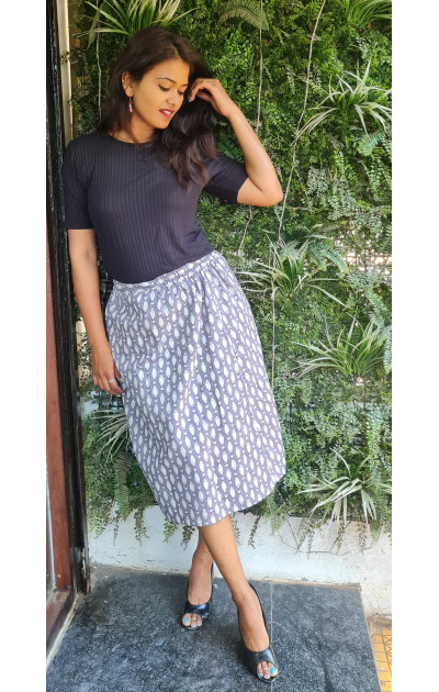 Grey fish print skirt